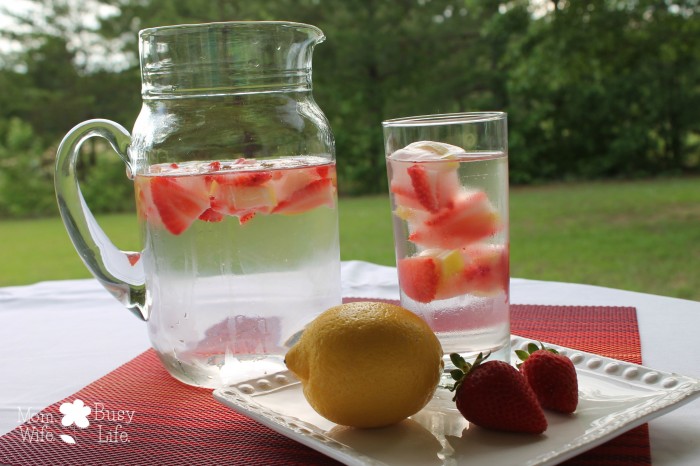 strawberry lemon water 4