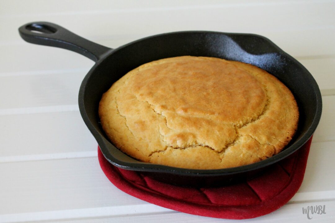 Moist Cast Iron Skillet Cornbread (Southern-Style Side Dish)