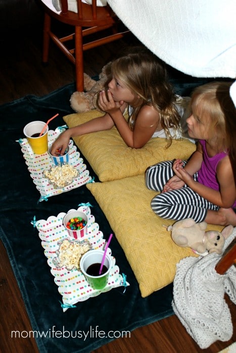 How to Plan a Family Movie Night