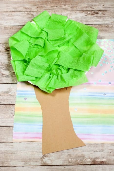 Earth Day Tree Craft for Kids - Mom. Wife. Busy Life.