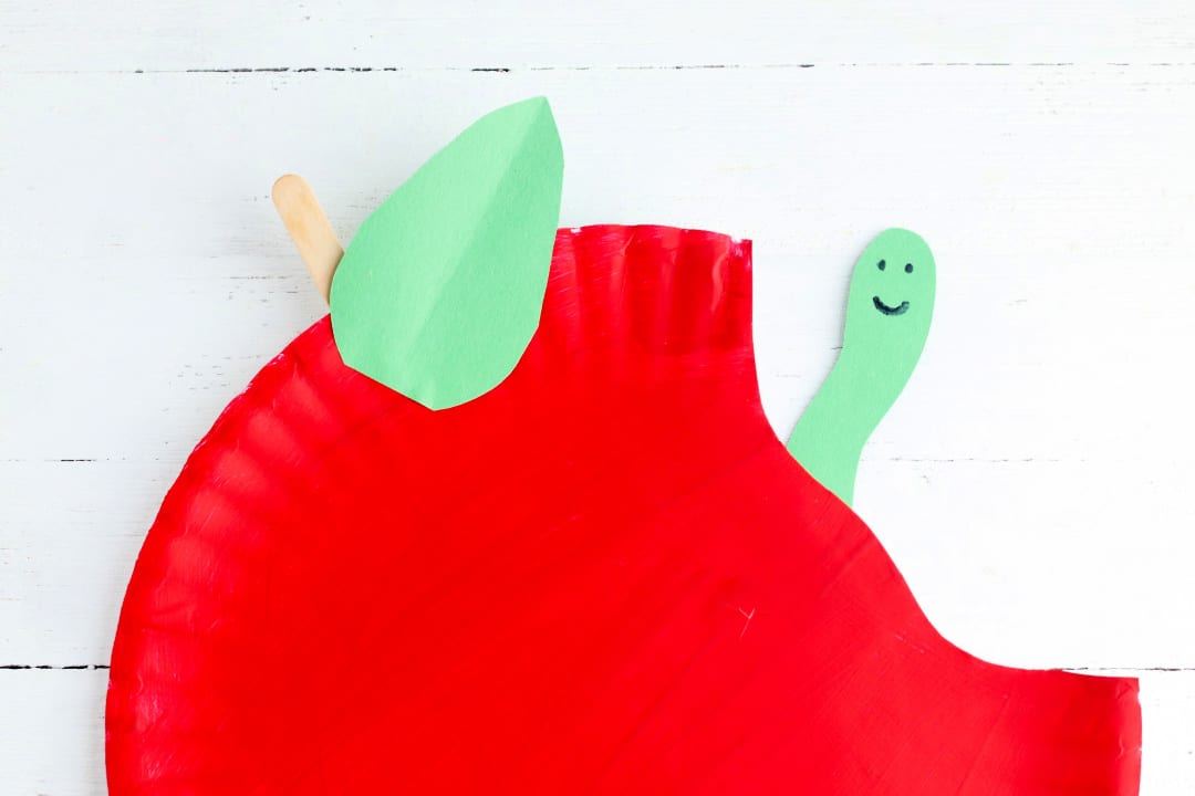 Back To School Paper Plate Apple Bag Craft - Kids Craft Room