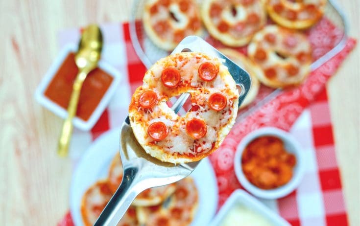 Air Fryer Easy Cheesy Pizza Bagels