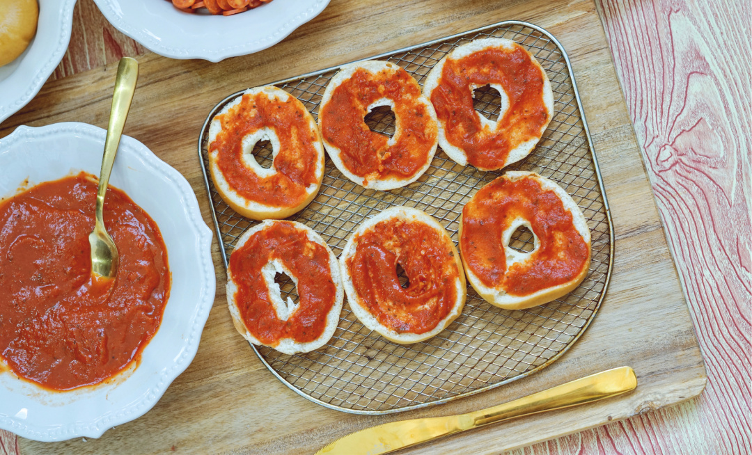 Easy Cheesy Pizza Bagels