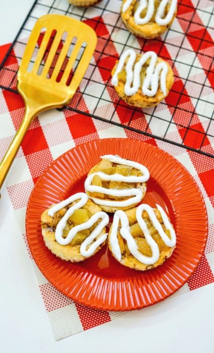 Apple Cinnamon Roll Cups