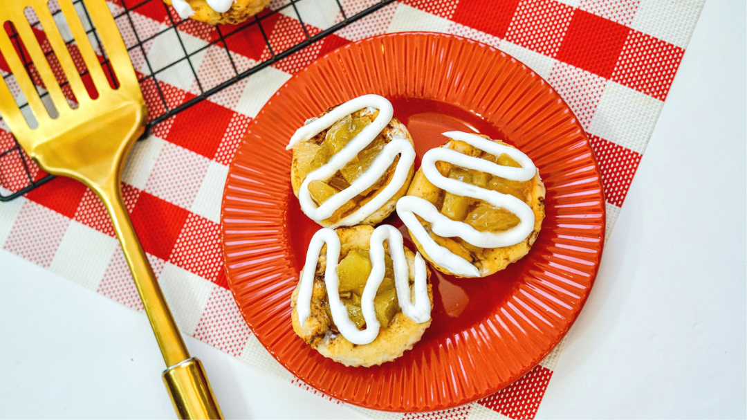 Apple Cinnamon Roll Cups