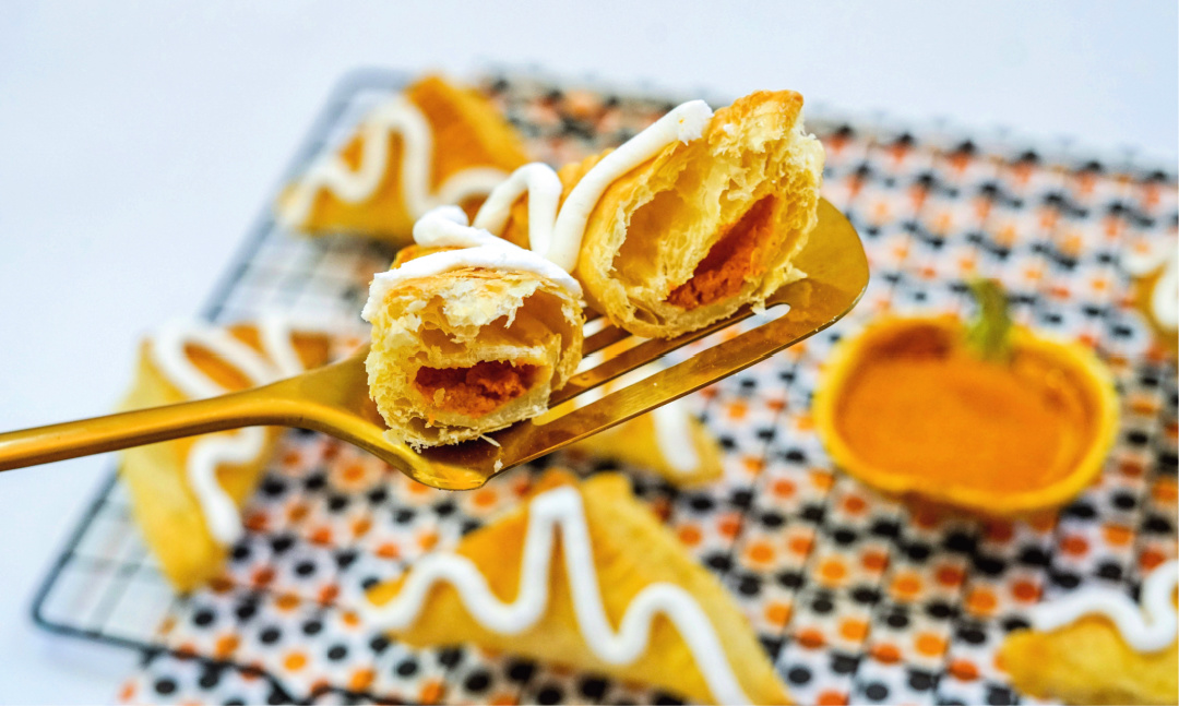 Air Fryer Pumpkin Pie Turnovers