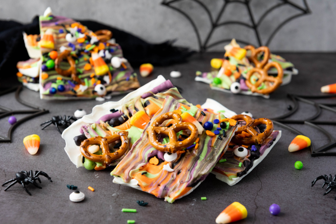 halloween candy bark