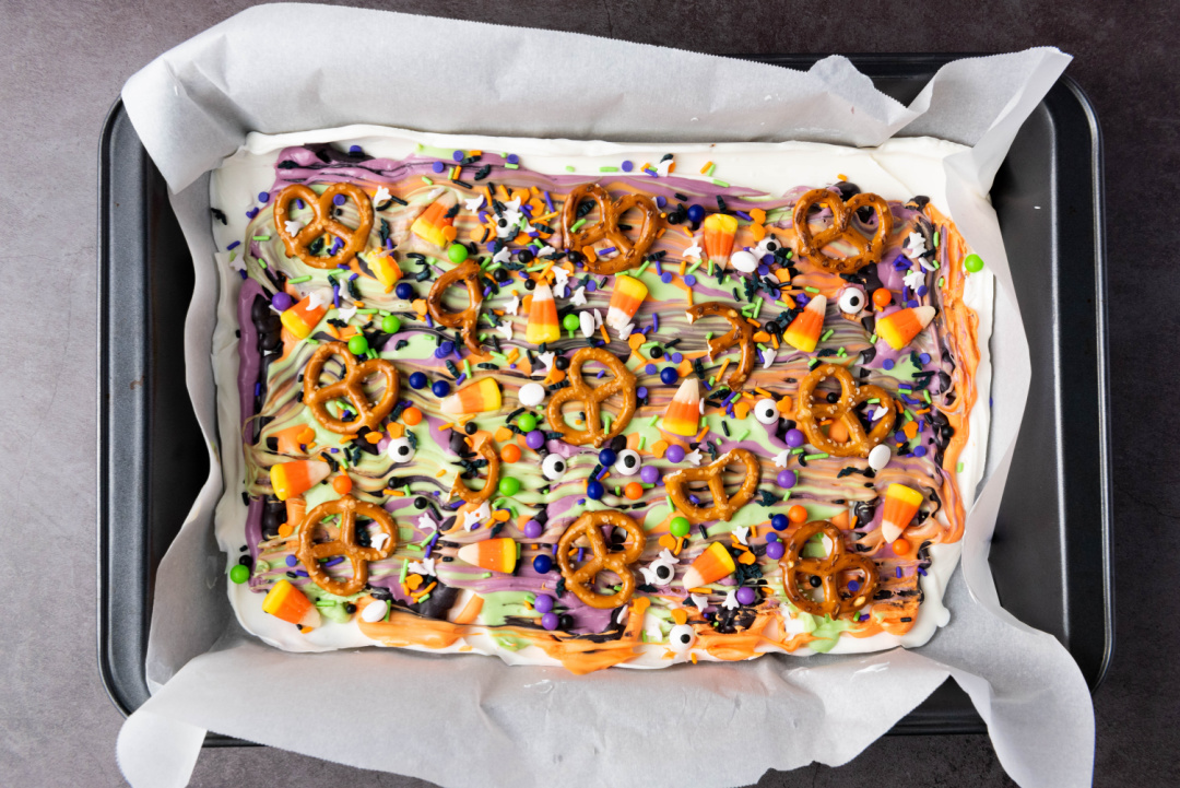 halloween candy bark